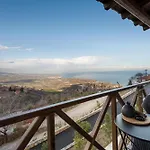 Unedo Seasons Boutique 4*