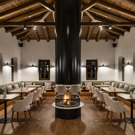 Unedo Seasons Boutique 4*