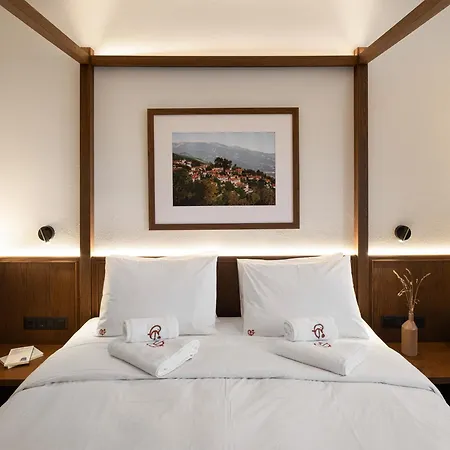 Unedo Seasons Boutique 4*