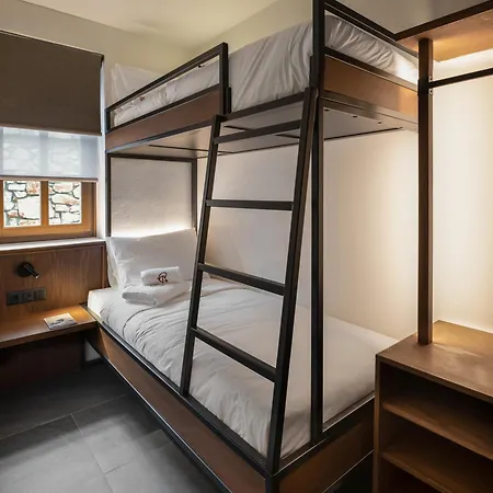 Unedo Seasons Boutique 4*