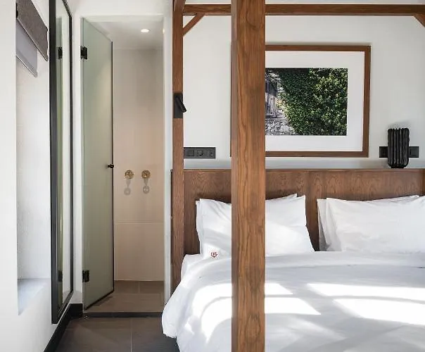 Unedo Seasons Boutique Palaios Panteleimonas