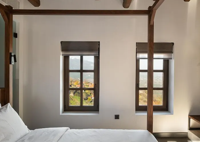 Unedo Seasons Boutique Hotel