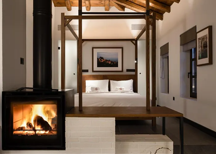 Unedo Seasons Boutique