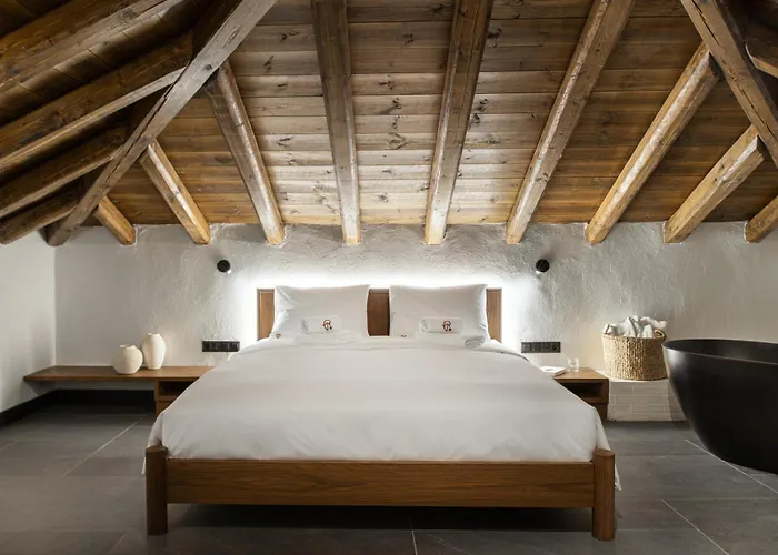 Unedo Seasons Boutique Hotel