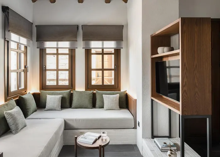 Unedo Seasons Boutique Hotel 4*