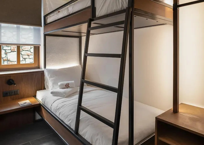 Unedo Seasons Boutique 4*