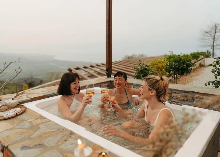 Unedo Seasons Boutique Hotel